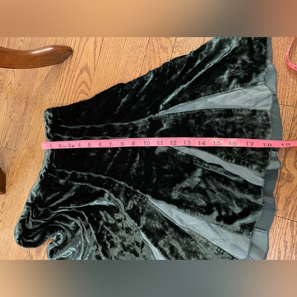 Club Monaco Crushed Velvet Pleated Green Skirt - Picture 13 of 13